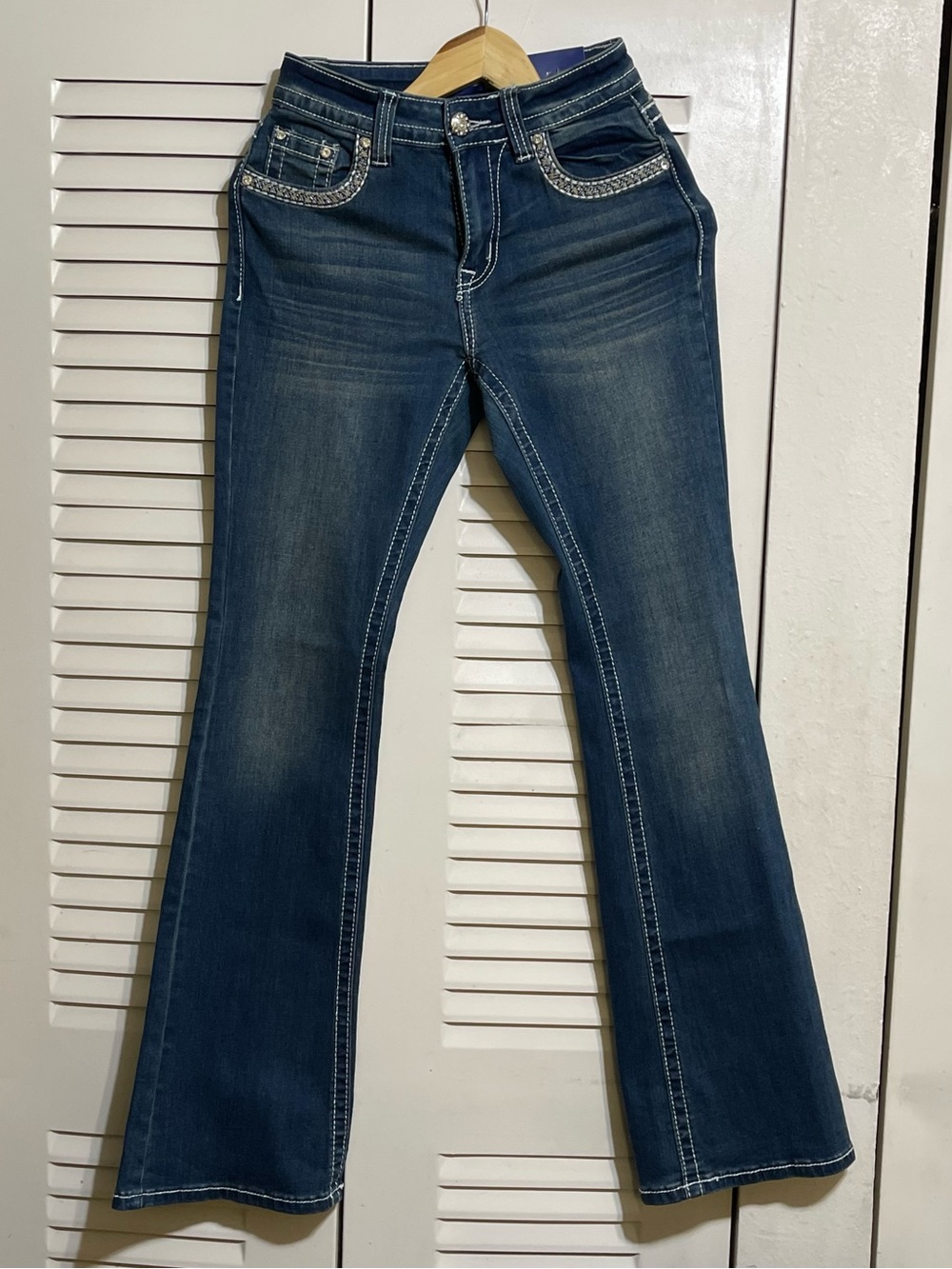 Junior Westfield Eagle Boot Cut Jeans Mid-rise Embroidered and Studded NWT Size